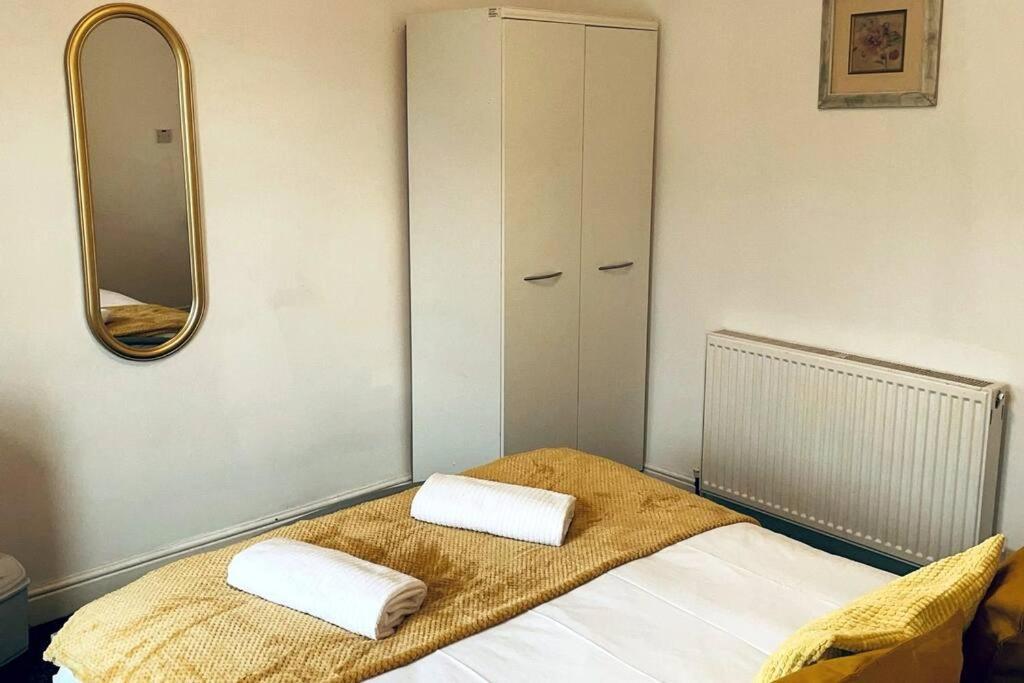 Comfortable Town House In Coventry City Centre Villa Eksteriør billede
