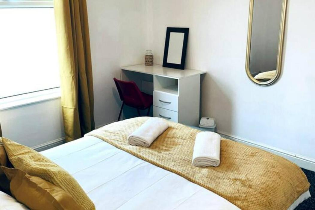 Comfortable Town House In Coventry City Centre Villa Eksteriør billede