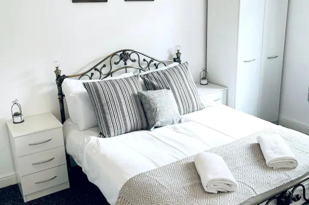 Comfortable Town House In Coventry City Centre Villa Eksteriør billede