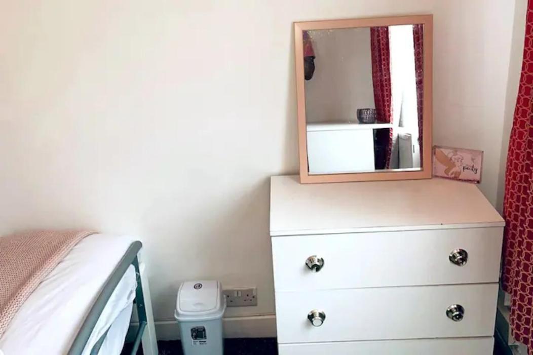 Comfortable Town House In Coventry City Centre Villa Eksteriør billede